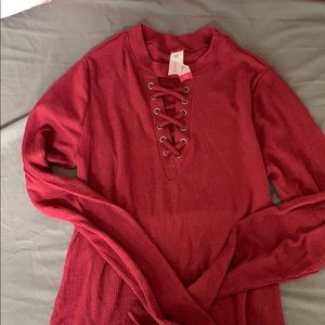 Cross cross Burgundy Top